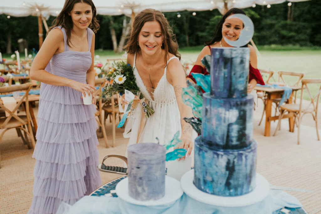 Additional vegan servings for a wedding cake in this three tier wedding cake with matching single tier cake to add more portions.